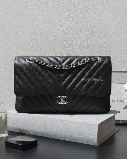 Chanel Classic Flap Chevron Medium | Black Caviar Silver Hardware-front