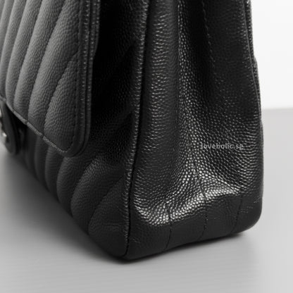 Chanel Classic Flap Chevron Medium | Black Caviar Silver Hardware-details