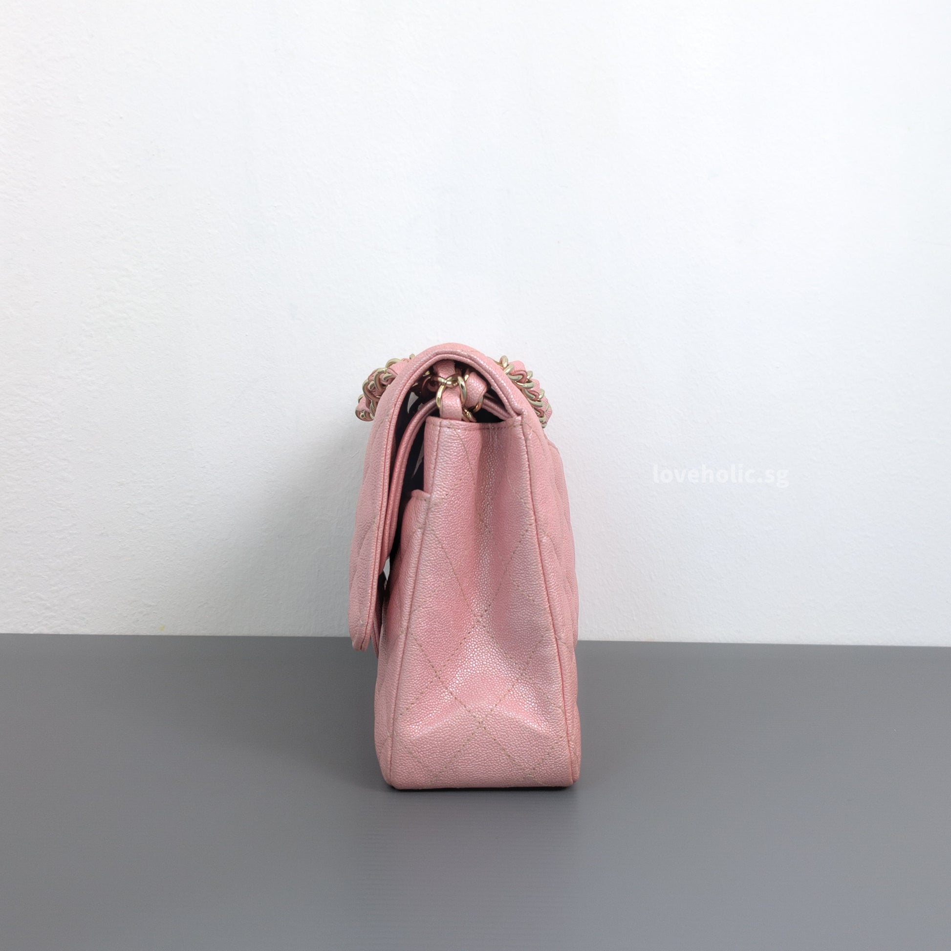 Chanel Classic Flap Medium | 19S Iridescent Sakura Pink Caviar Gold Hardware-details