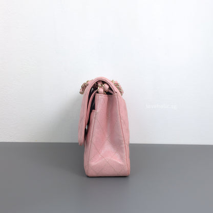 Chanel Classic Flap Medium | 19S Iridescent Sakura Pink Caviar Gold Hardware-details