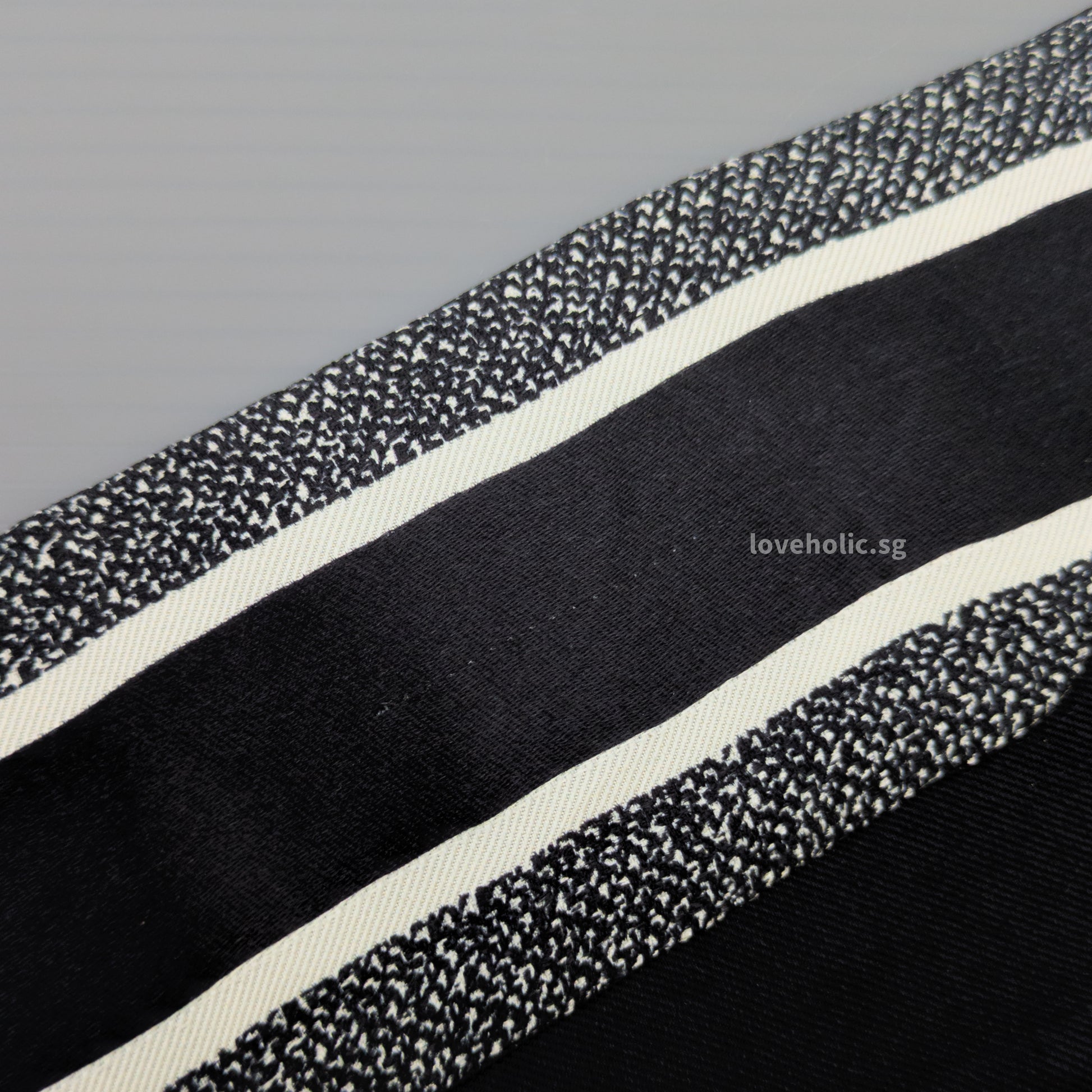 Dior 30 Montaigne Mitzah Scarf | Black and White Silk Twill -side