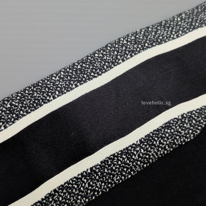 Dior 30 Montaigne Mitzah Scarf | Black and White Silk Twill -side