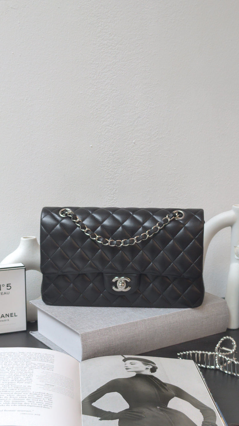 Chanel Classic Flap Medium | Black Lambskin Silver Hardware-details