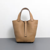 Picotin Lock 18 Biscuit Taurillon Clemence Gold Hardware