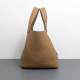 Picotin Lock 18 Biscuit Taurillon Clemence Gold Hardware