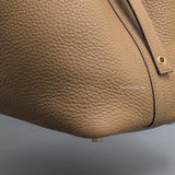 Picotin Lock 18 Biscuit Taurillon Clemence Gold Hardware