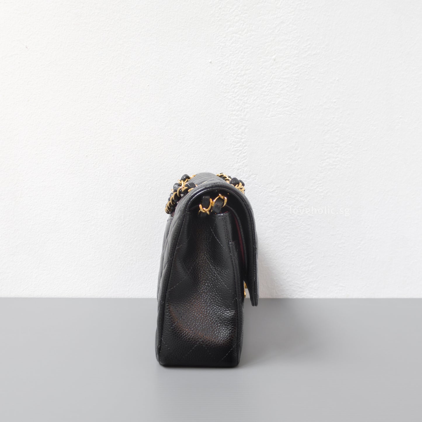 Chanel Classic Flap Medium | Black Caviar Gold Hardware-details