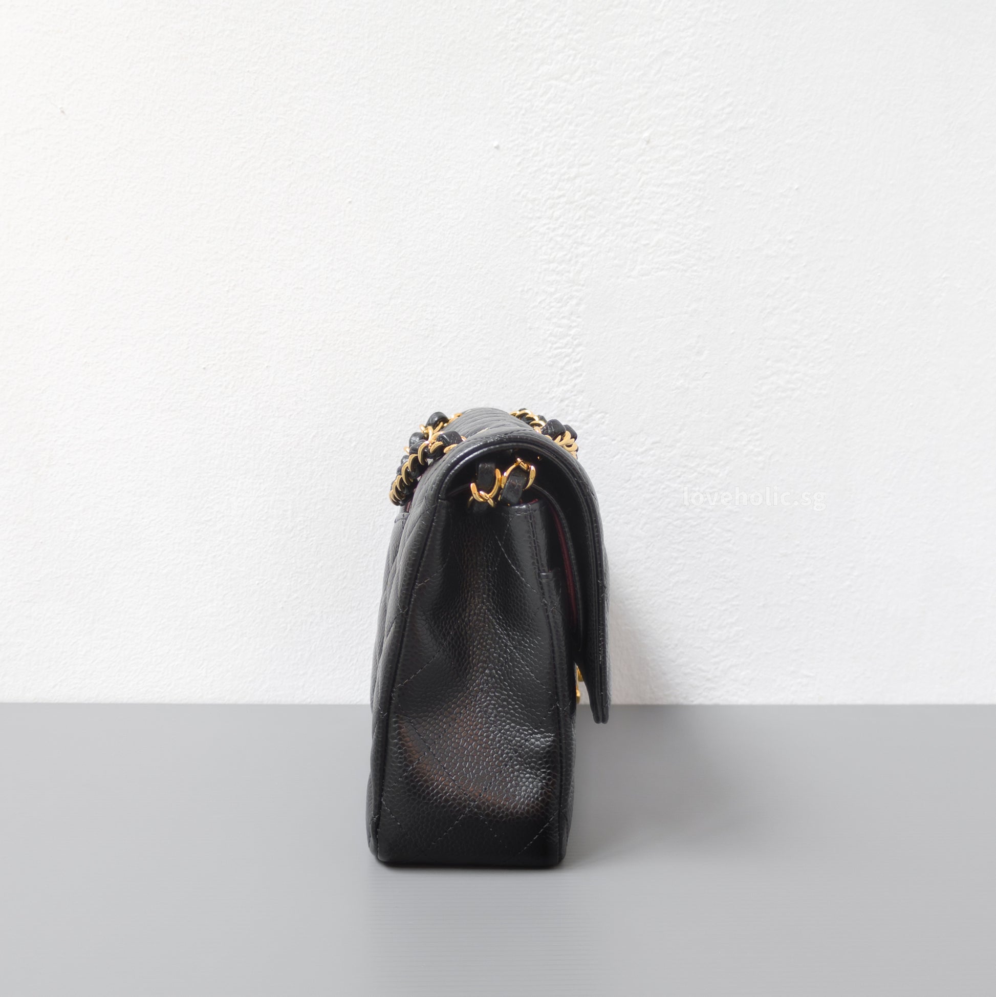 Chanel Classic Flap Medium | Black Caviar Gold Hardware-details