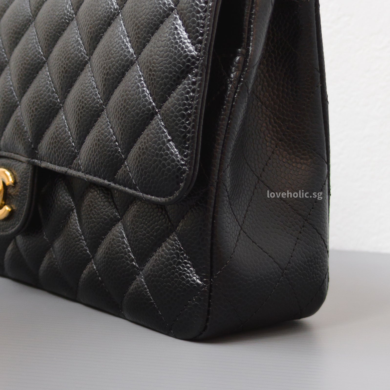 Chanel Classic Flap Medium | Black Caviar Gold Hardware-details