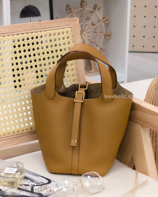 Hermes Picotin Lock 18 Biscuit Taurillon Clemence Gold Hardware-front