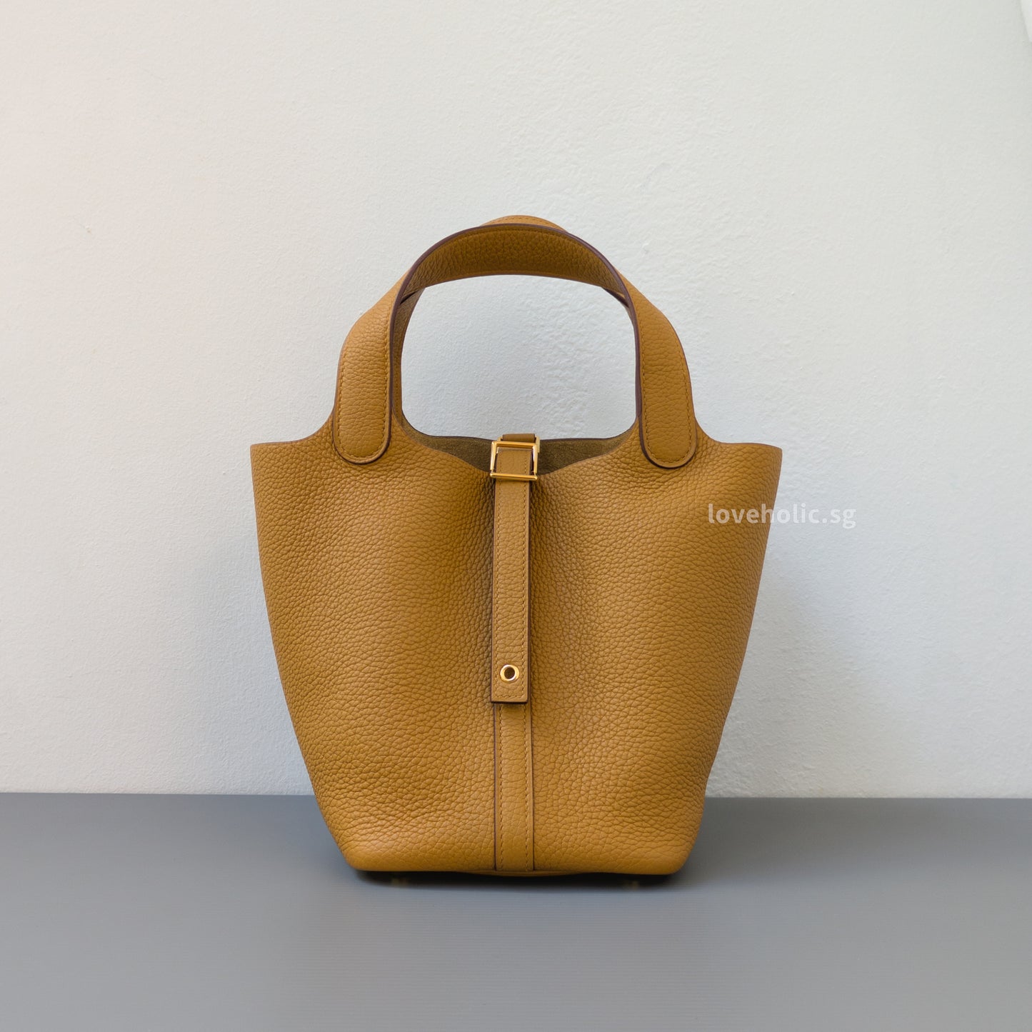 Hermes Picotin Lock 18 Biscuit Taurillon Clemence Gold Hardware-front1