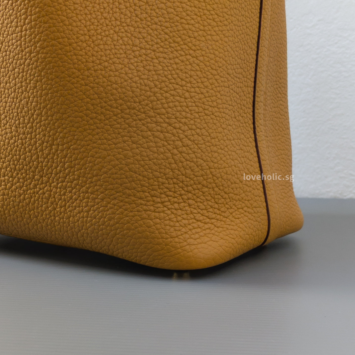 Hermes Picotin Lock 18 Biscuit Taurillon Clemence Gold Hardware-details