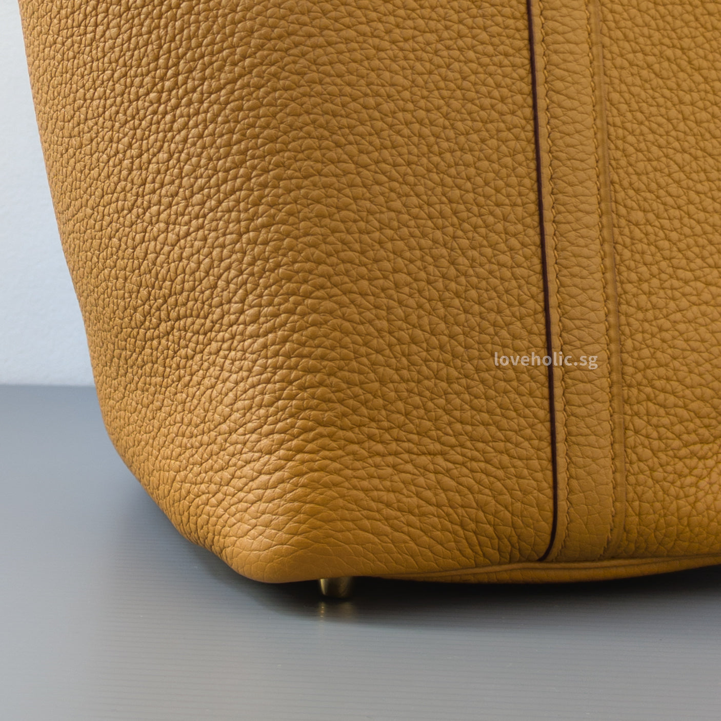 Hermes Picotin Lock 18 Biscuit Taurillon Clemence Gold Hardware-details