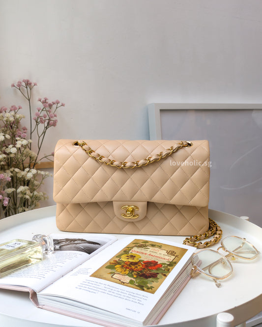 Chanel Classic Flap Medium | Beige Claire Lambskin Gold Hardware-front