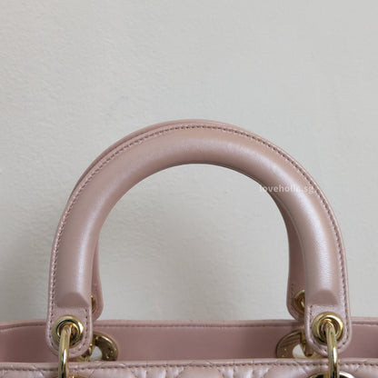 Dior Lady Dior Medium | Pearlescent Lotus Pink Lambskin Light Gold Hardware-details