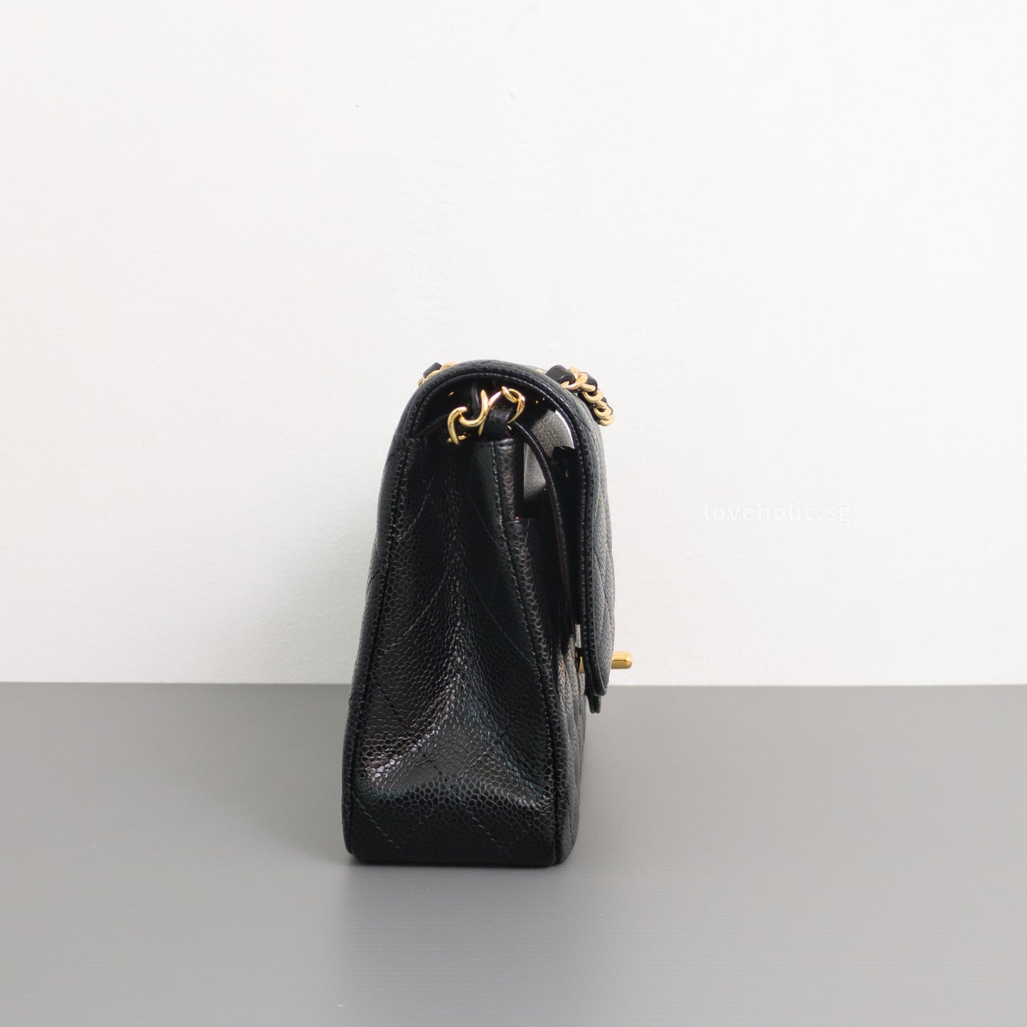 Chanel Classic Flap Medium | Black Caviar Gold Hardware-details