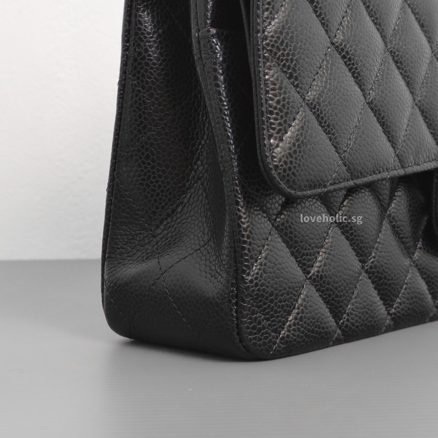 Chanel Classic Flap Medium | Black Caviar Gold Hardware-details