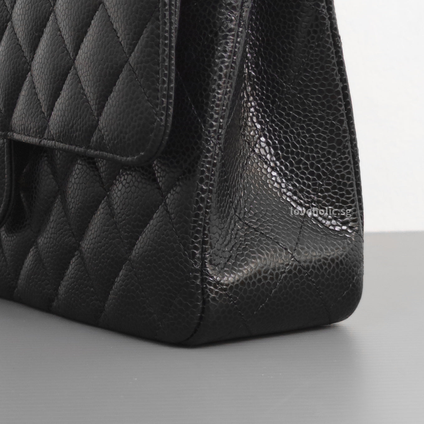 Chanel Classic Flap Medium | Black Caviar Gold Hardware-details