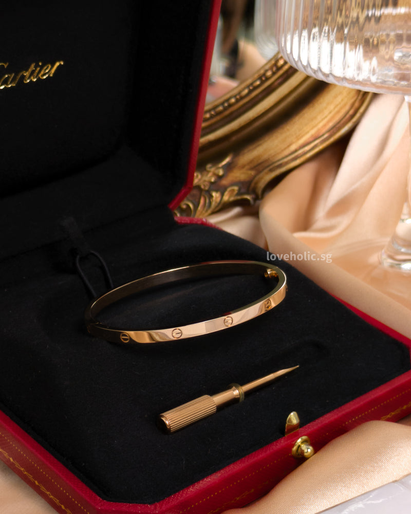 Cartier Love Bracelet Small Size 17 | 18K Rose Gold-front