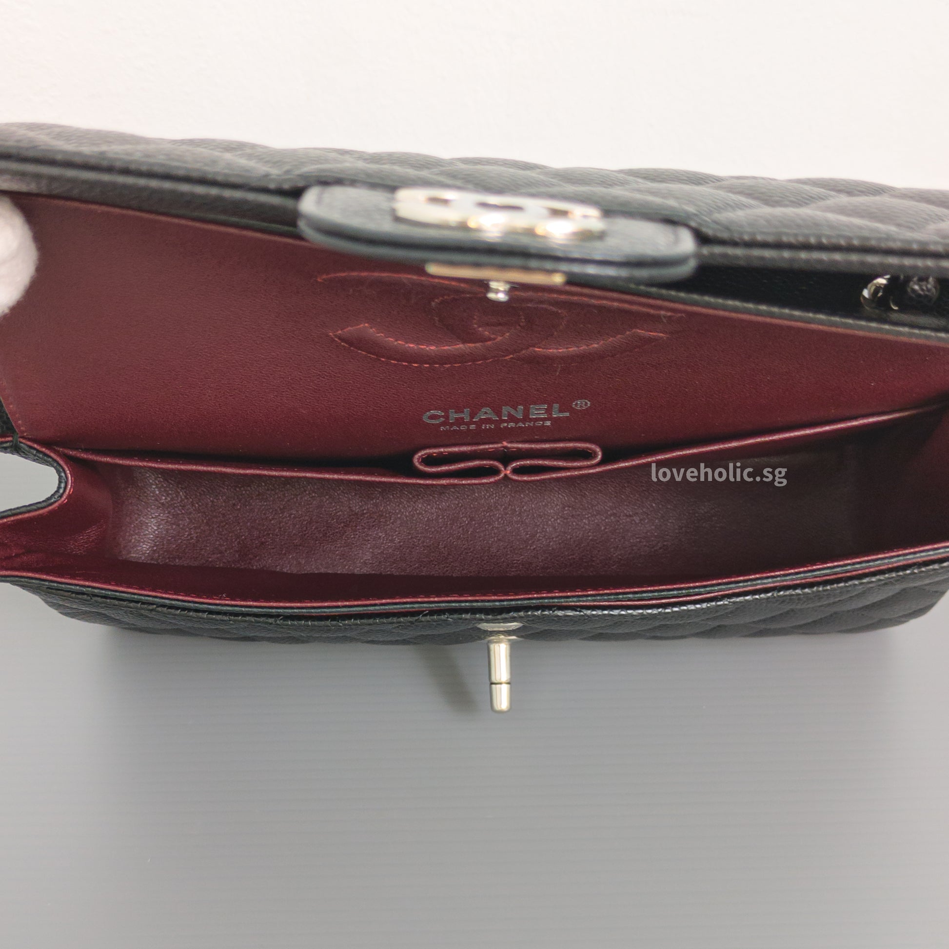 Chanel Classic Flap Medium | Black Caviar Silver Hardware-details