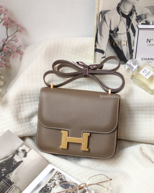 Hermes Constance 18 Mini | Etoupe Epsom Gold Hardware-front
