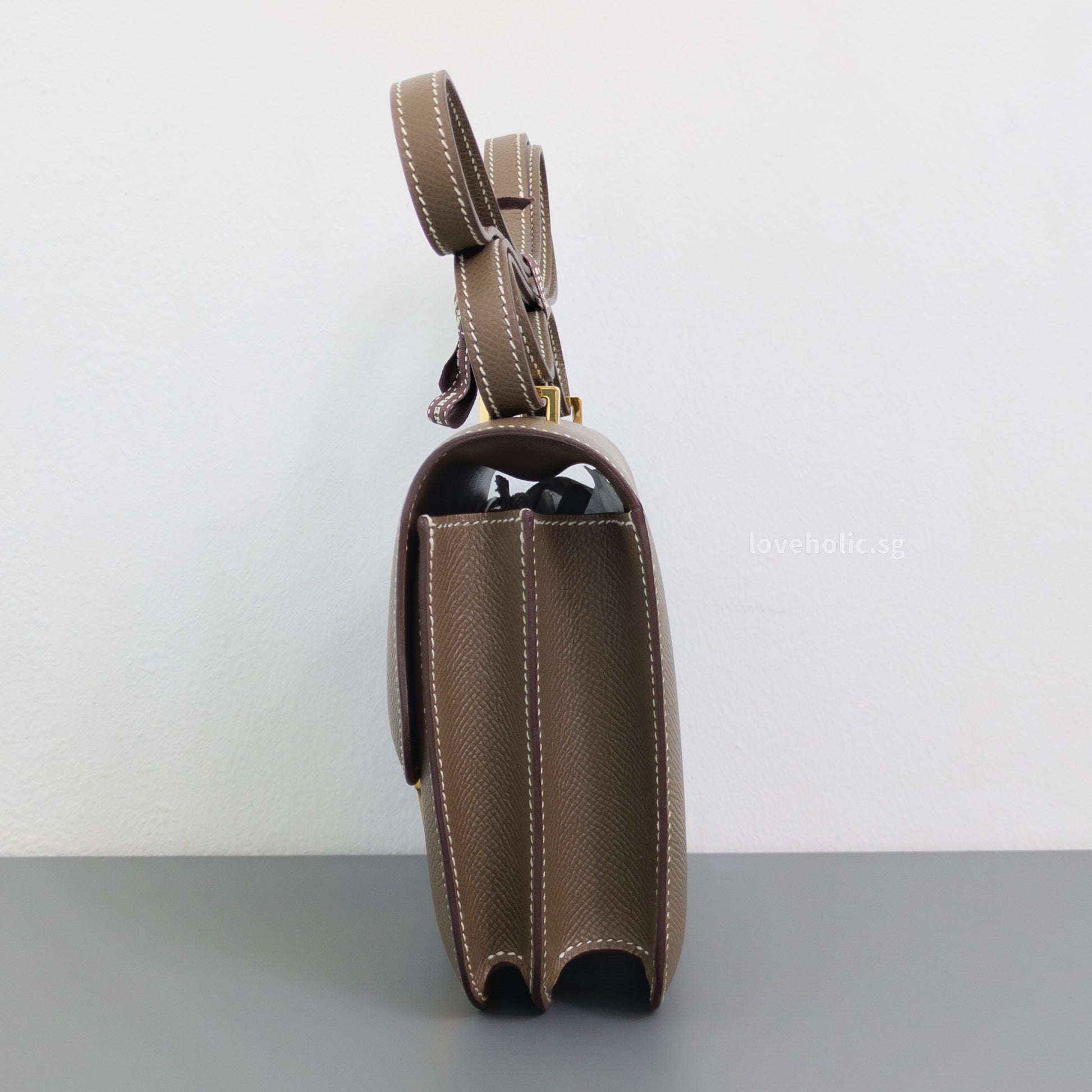 Hermes Constance 18 Mini | Etoupe Epsom Gold Hardware-side