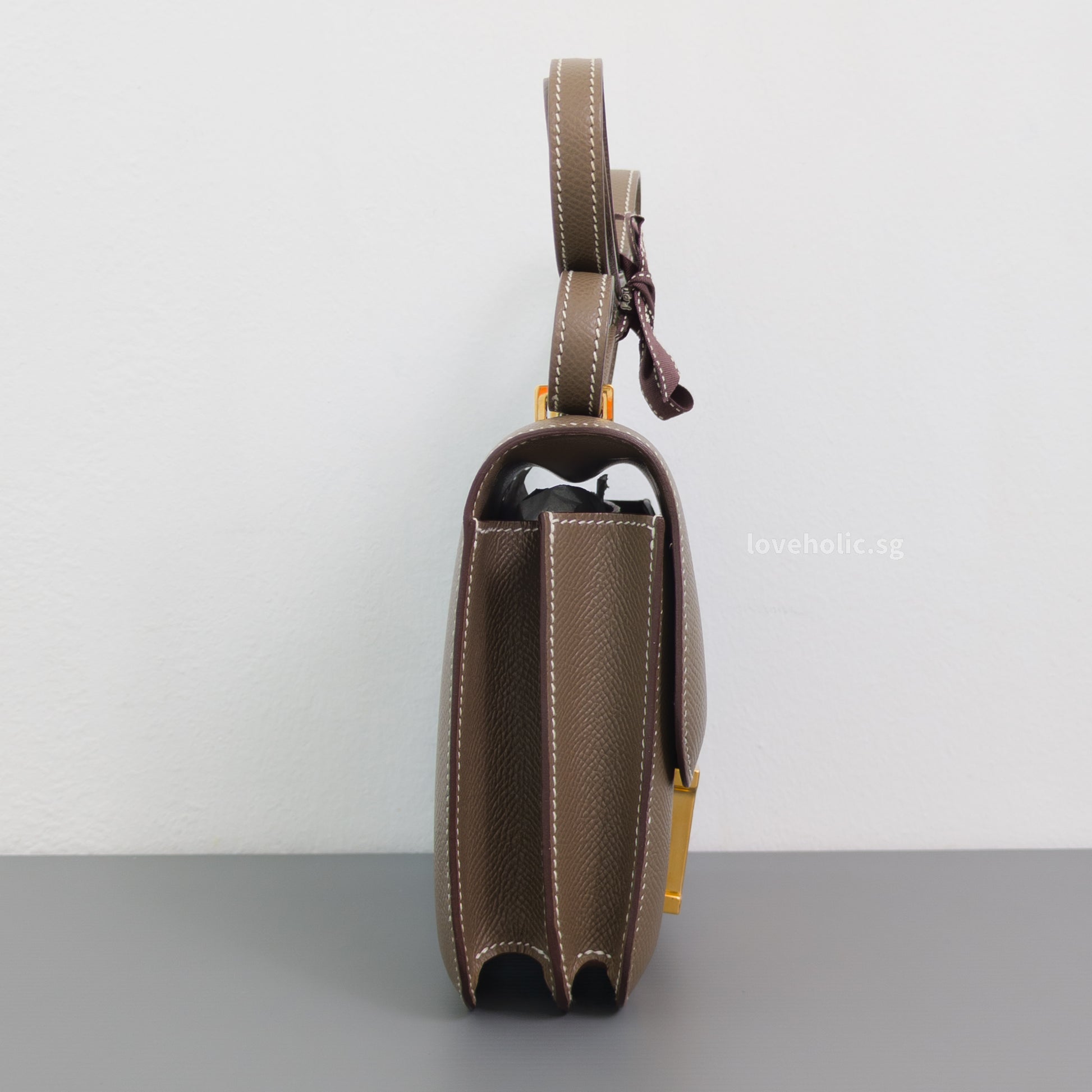 Hermes Constance 18 Mini | Etoupe Epsom Gold Hardware-details