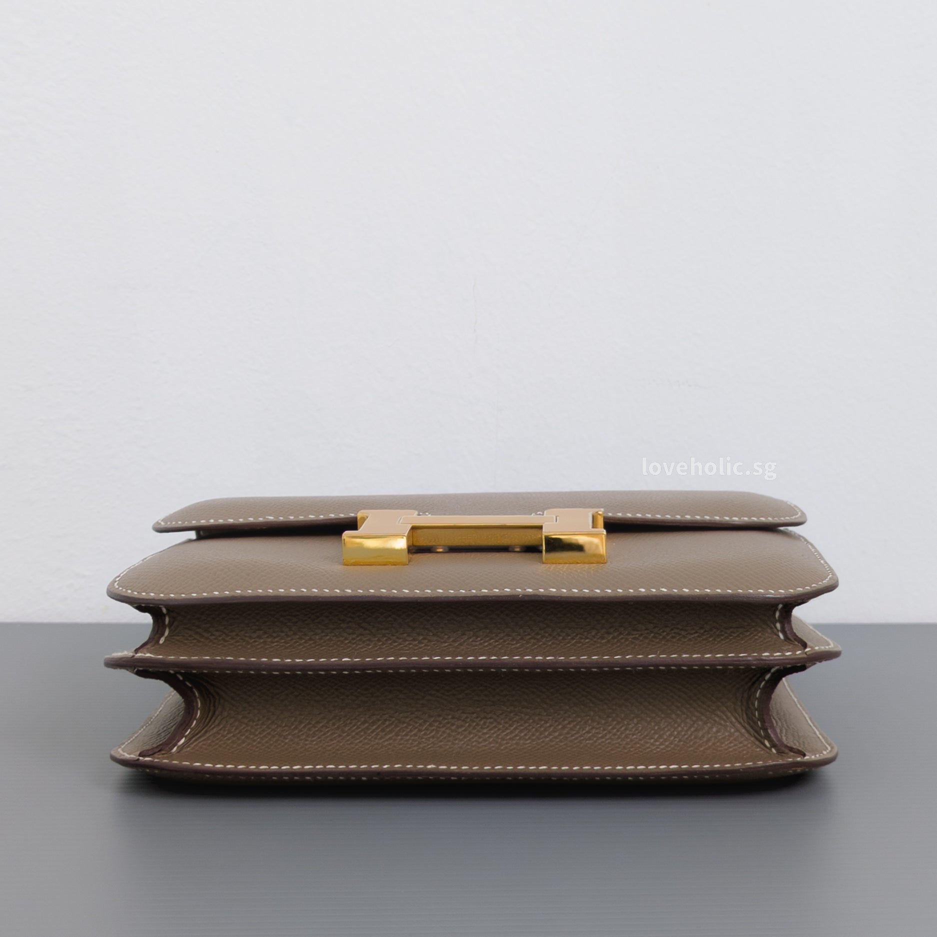Hermes Constance 18 Mini | Etoupe Epsom Gold Hardware-details