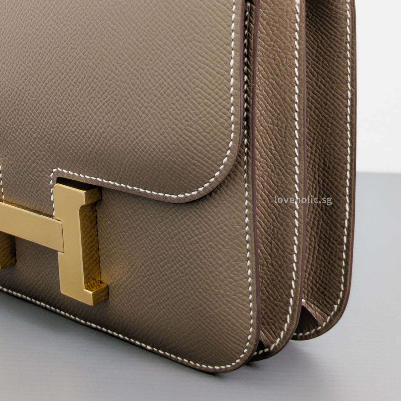 Hermes Constance 18 Mini | Etoupe Epsom Gold Hardware-details