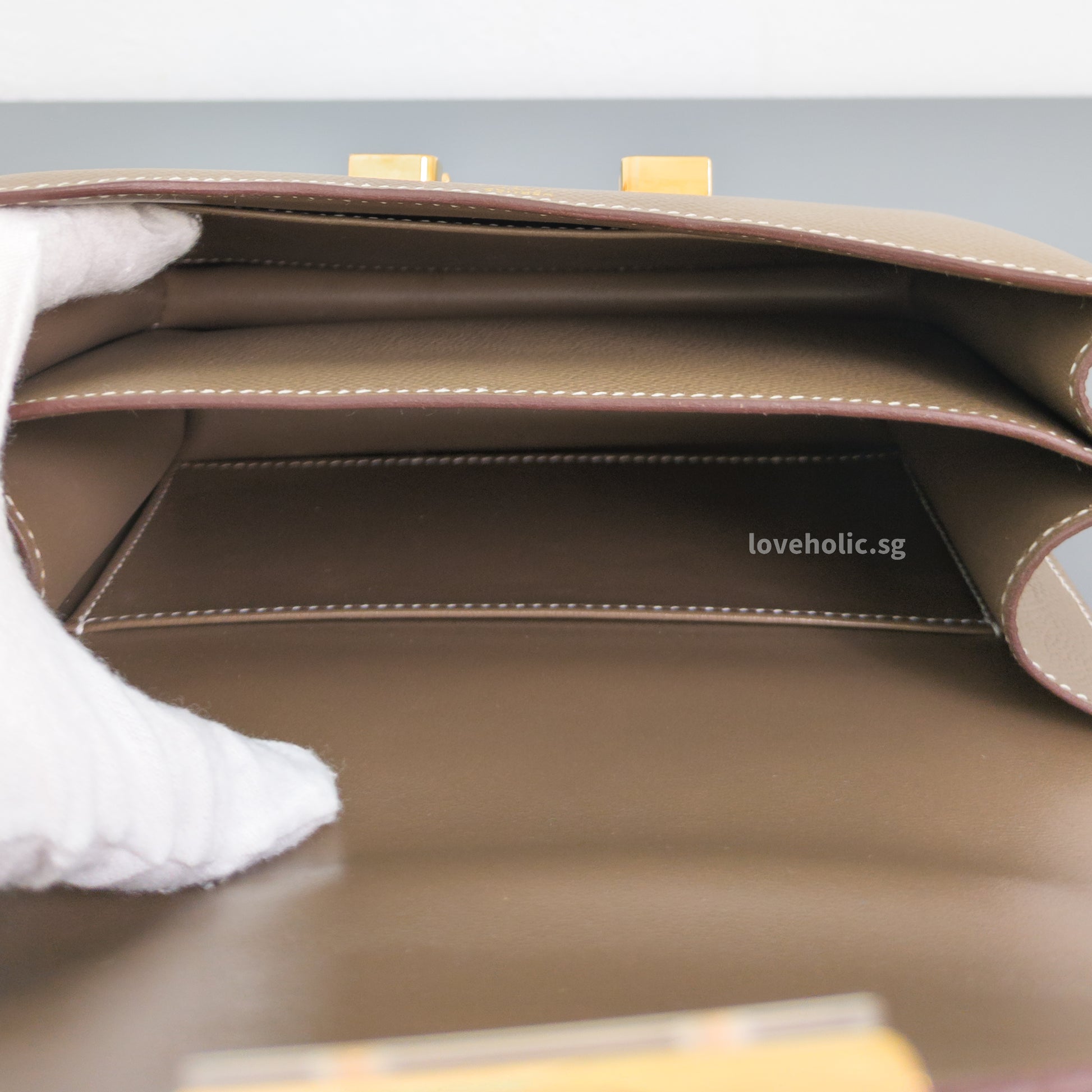 Hermes Constance 18 Mini | Etoupe Epsom Gold Hardware-details