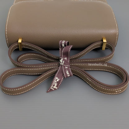 Hermes Constance 18 Mini | Etoupe Epsom Gold Hardware-details