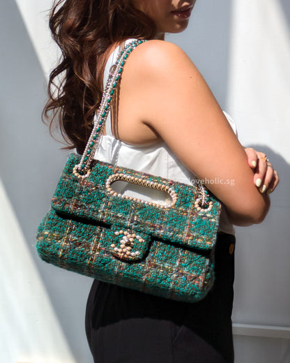 Chanel Flap Bag Metiers d'Art | Paris-Dakar Green Tweed Gold Hardware-model