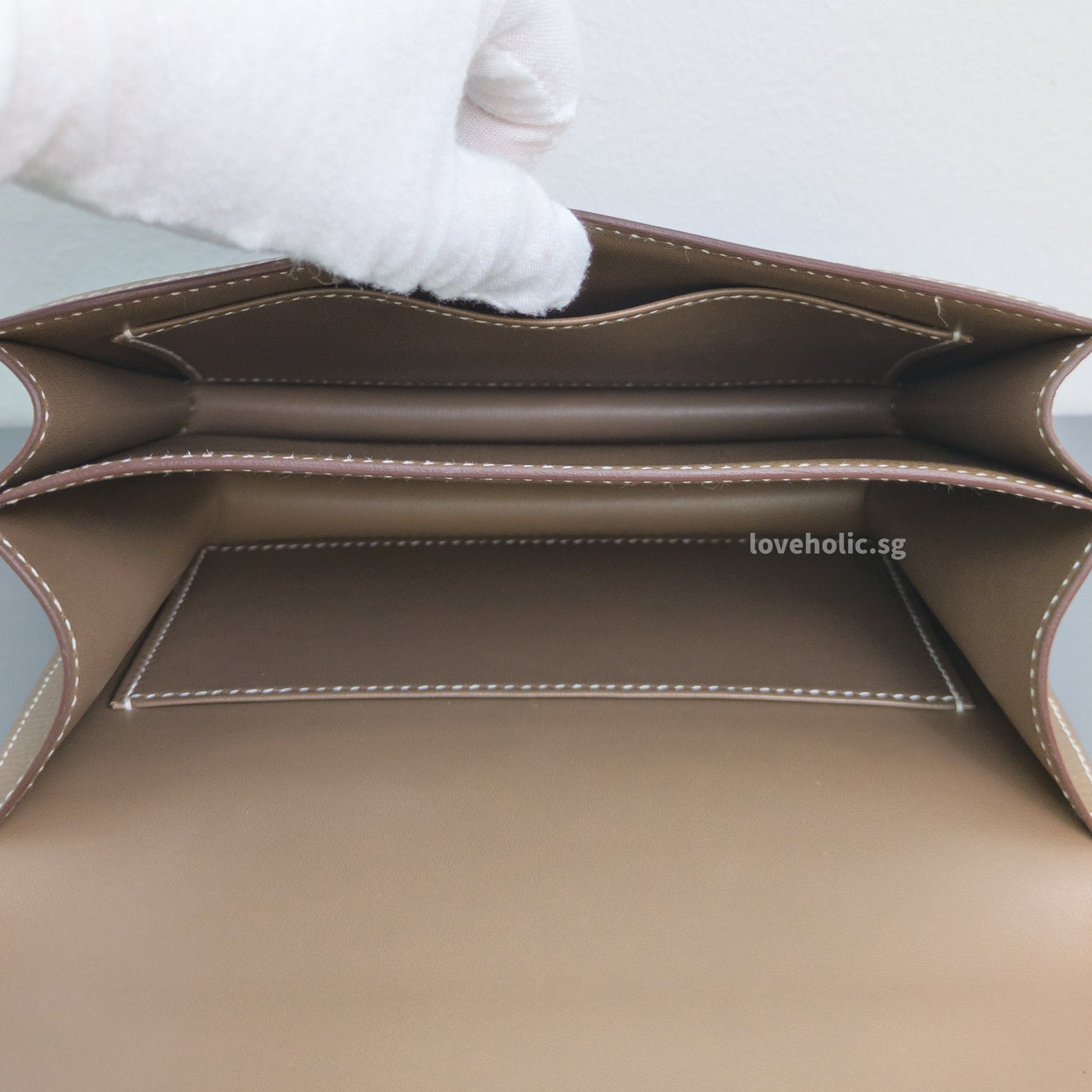 Hermes Constance 18 Mini | Etoupe Epsom Gold Hardware-details