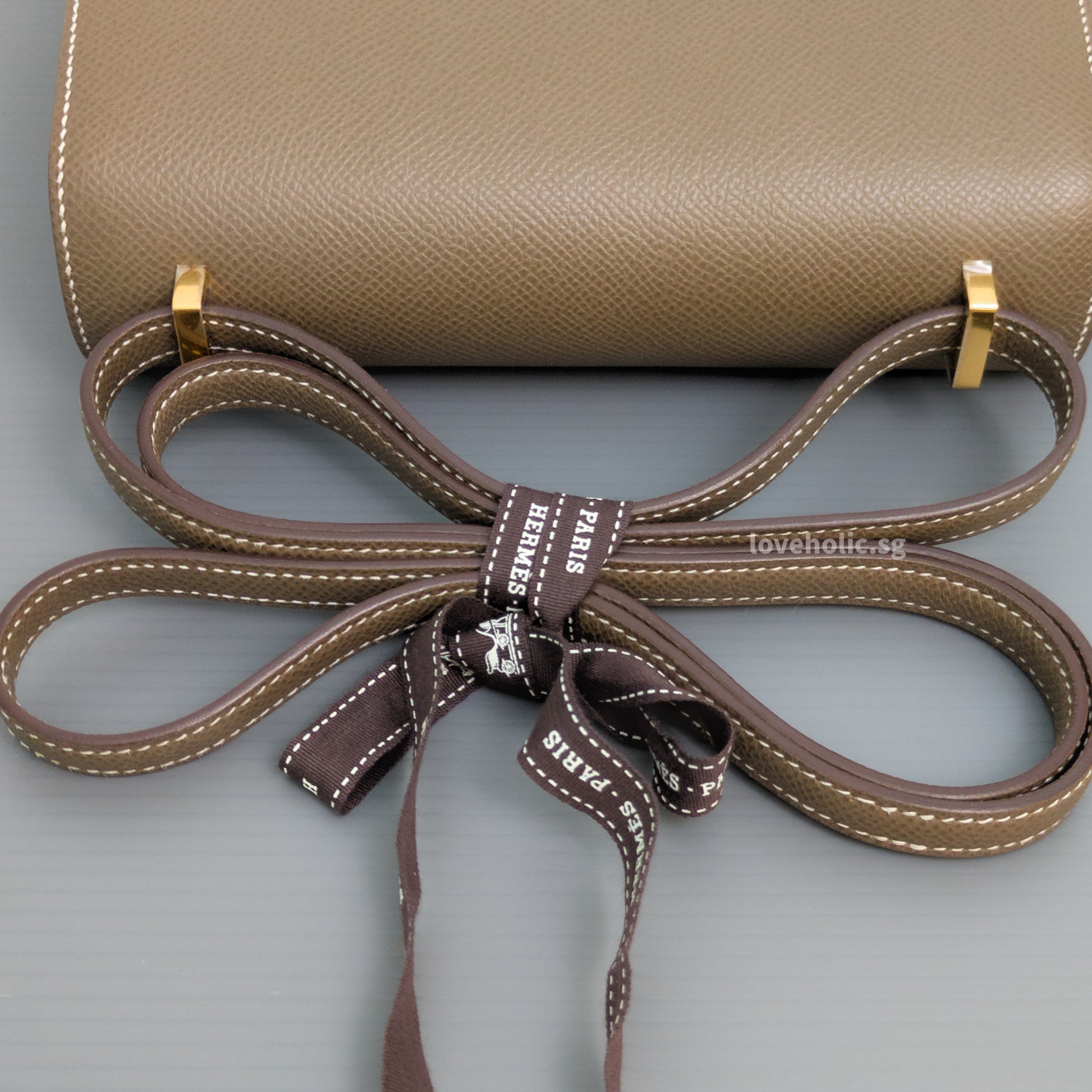 Hermes Constance 18 Mini | Etoupe Epsom Gold Hardware-details