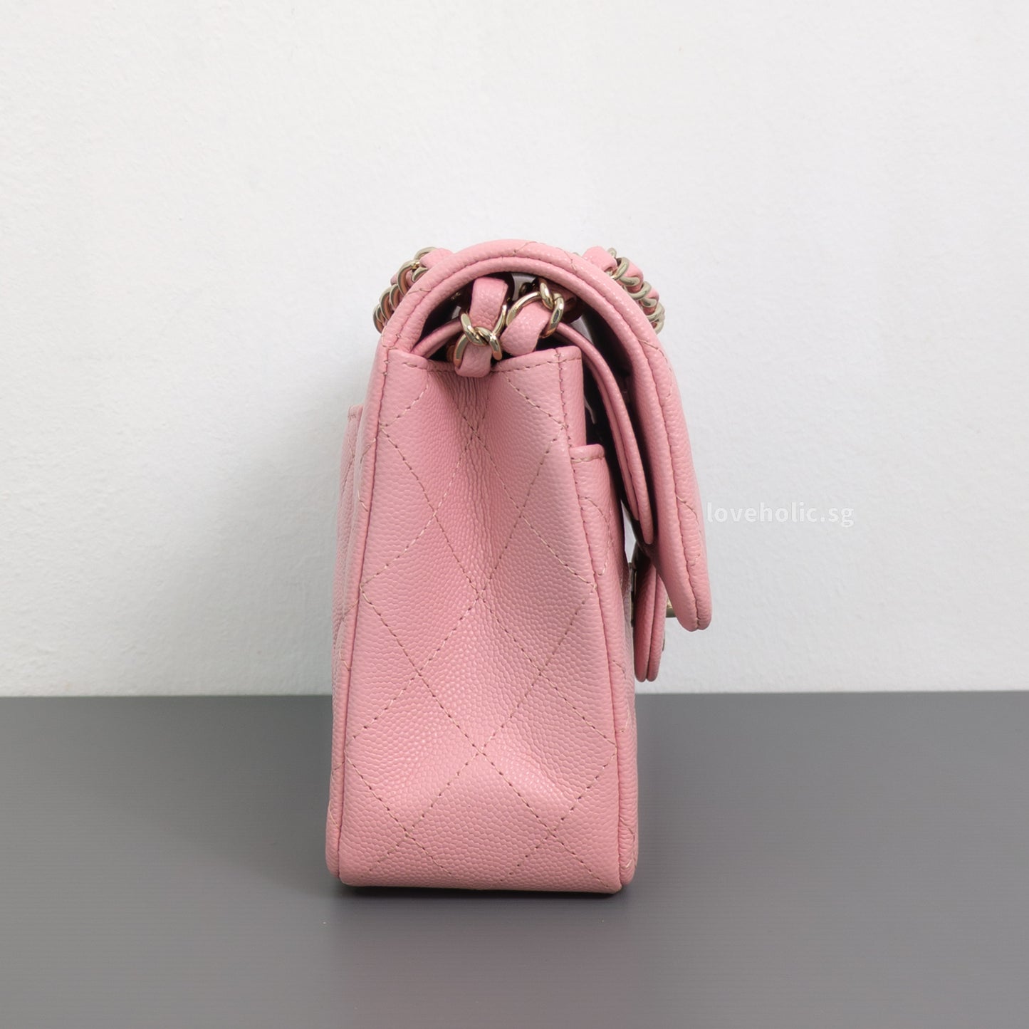 Classic Flap Small | 22C Sakura Pink Caviar Light Gold Hardware