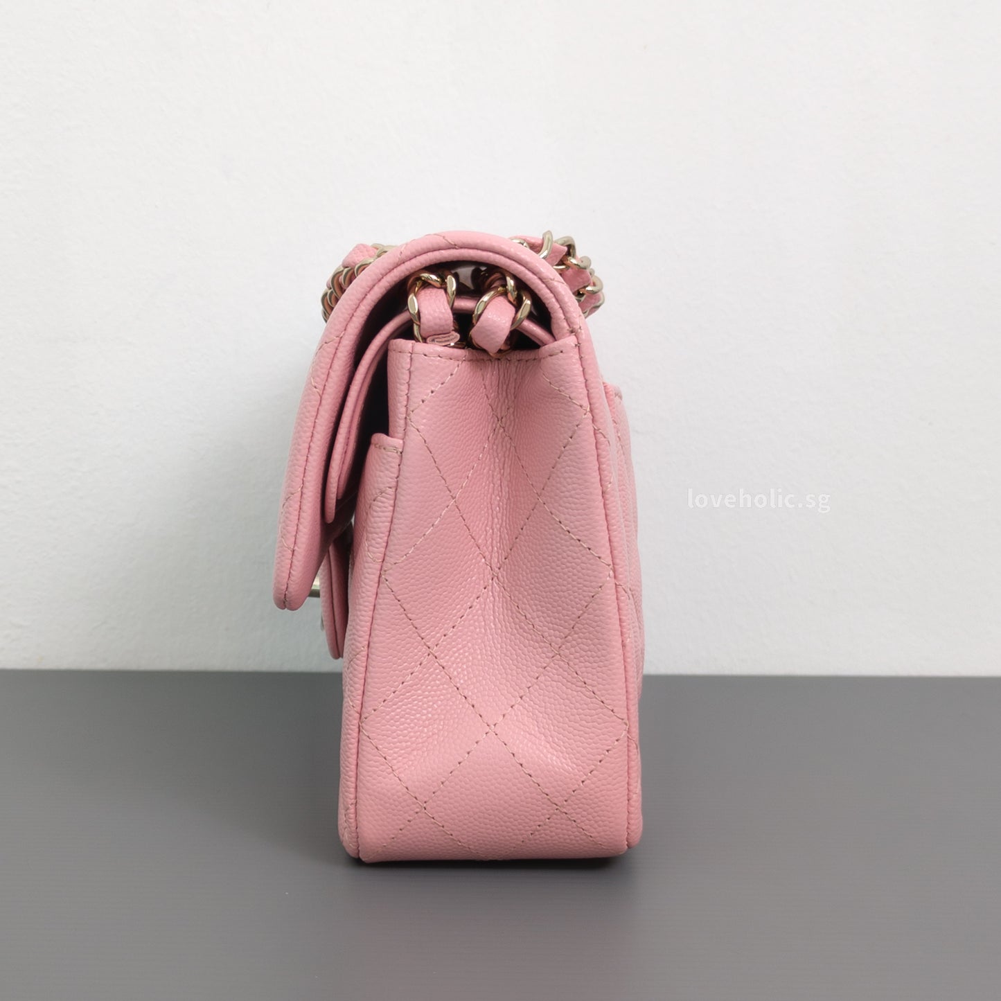 Classic Flap Small | 22C Sakura Pink Caviar Light Gold Hardware