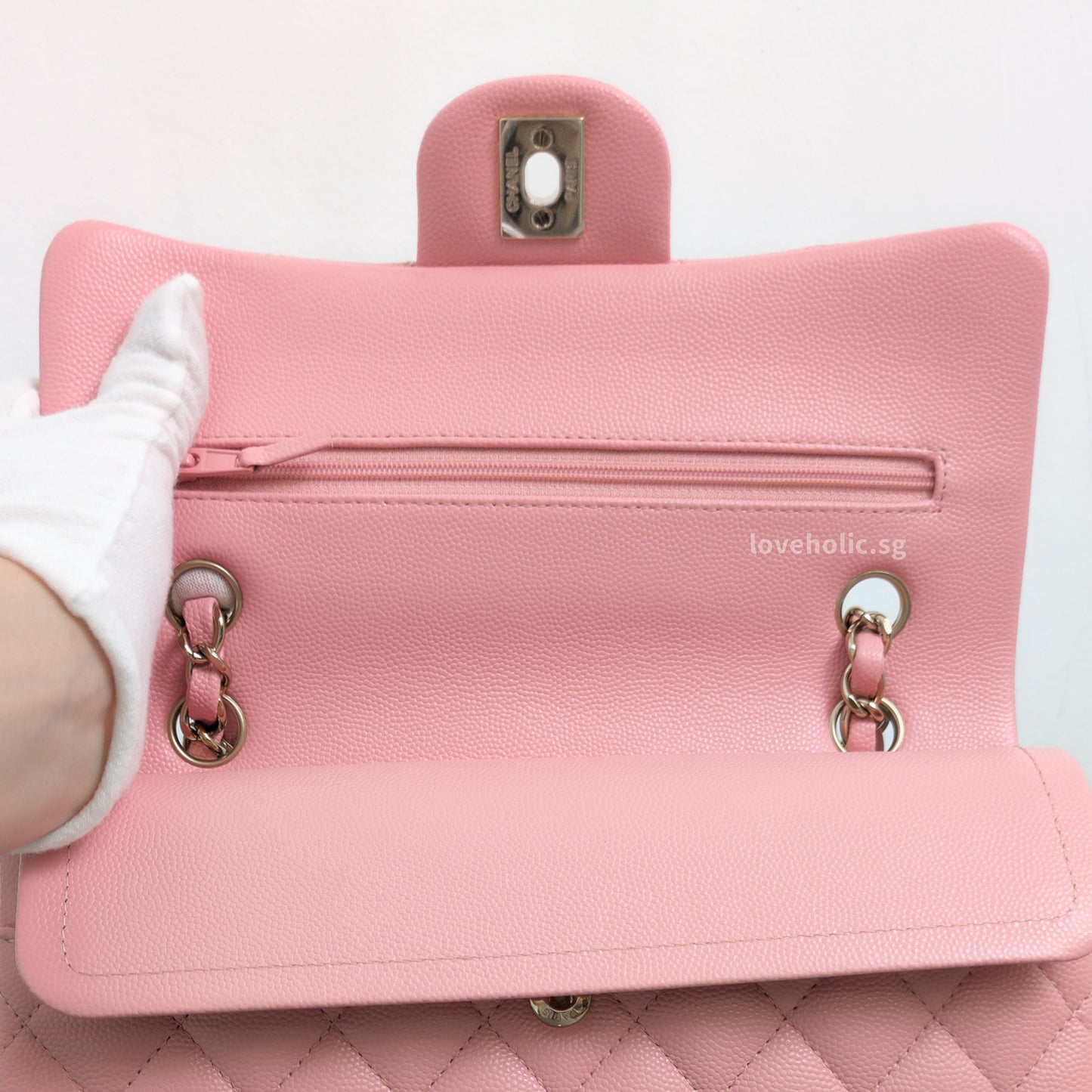 Classic Flap Small | 22C Sakura Pink Caviar Light Gold Hardware