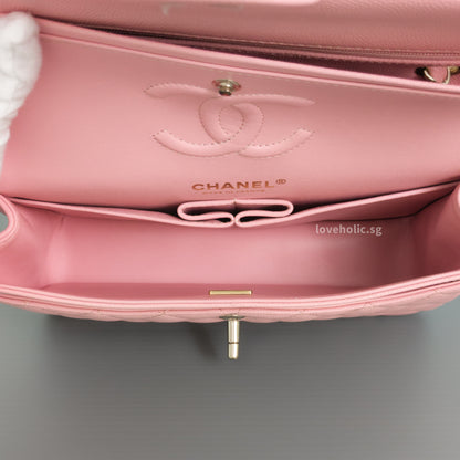 Classic Flap Small | 22C Sakura Pink Caviar Light Gold Hardware