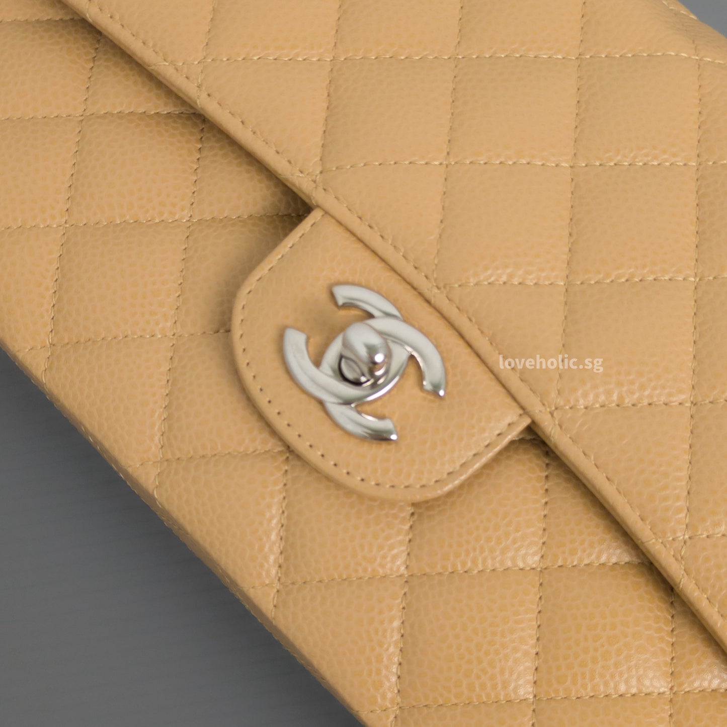 Vintage Classic Flap Medium | Dark Beige Caviar Silver Hardware