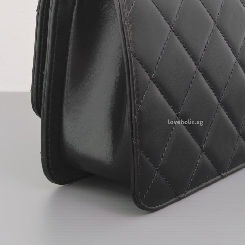 Chanel 24C Double Pearl Flap Bag Black Calfskin Brushed Gold Hardware-details