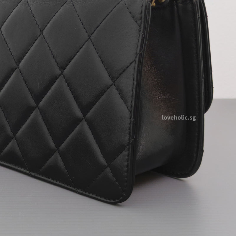 Chanel 24C Double Pearl Flap Bag Black Calfskin Brushed Gold Hardware-details