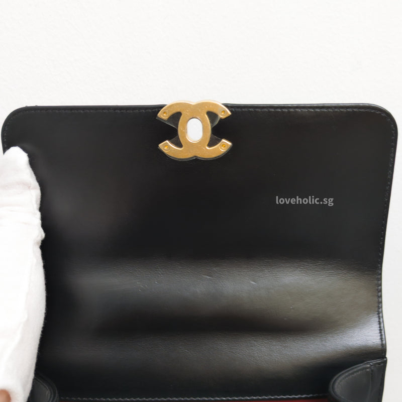 Chanel 24C Double Pearl Flap Bag Black Calfskin Brushed Gold Hardware-details