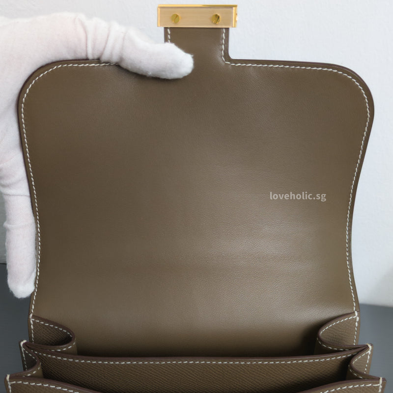 Hermes Constance Mini 18 | Etoupe Epsom Gold Hardware-details