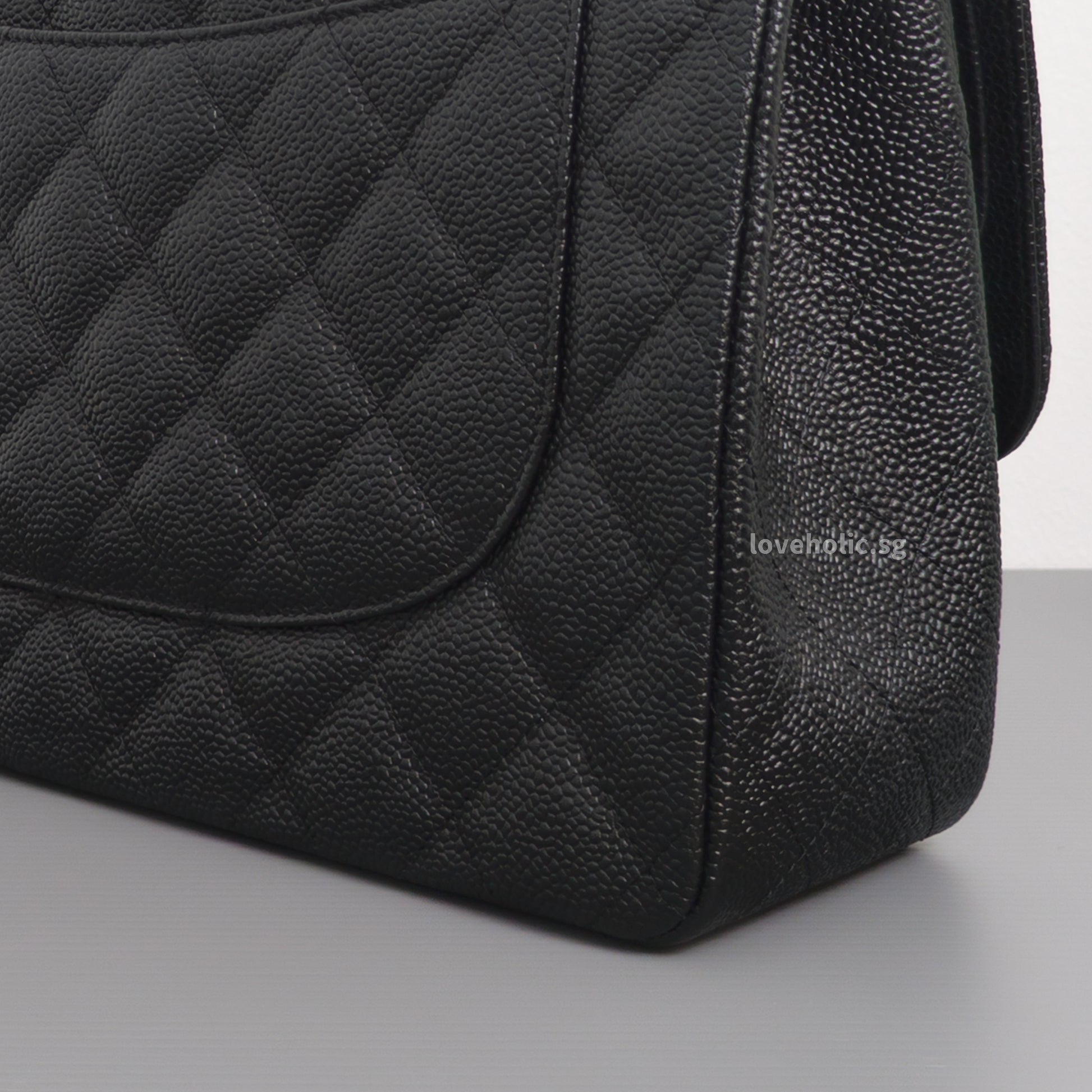 Chanel Classic Flap Jumbo | Black Caviar Gold Hardware-details
