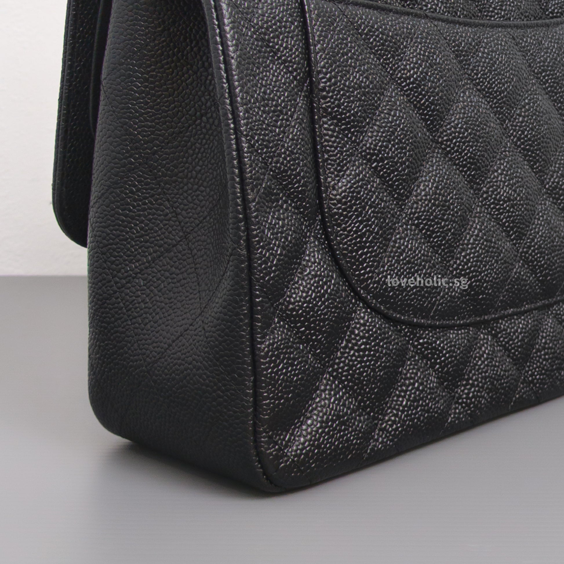 Chanel Classic Flap Jumbo | Black Caviar Gold Hardware-details
