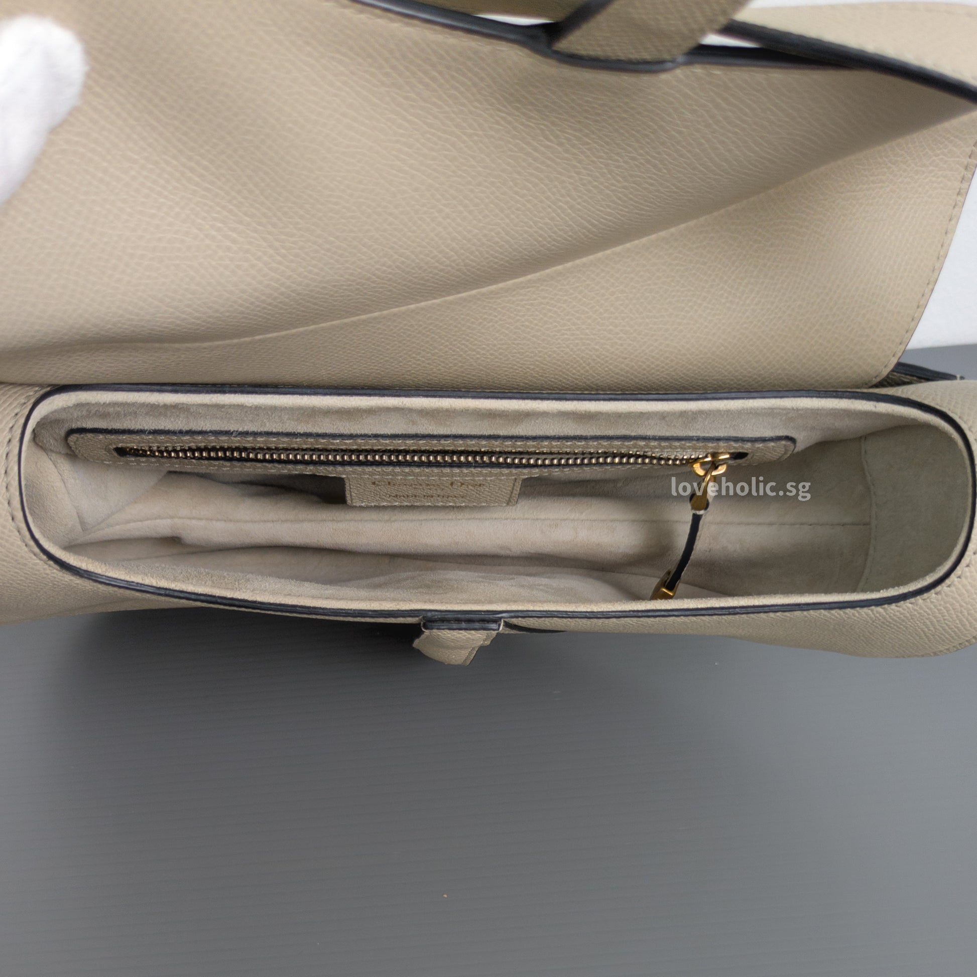 Dior Saddle Beige Grained Calfskin Brushed Gold Hardware-details