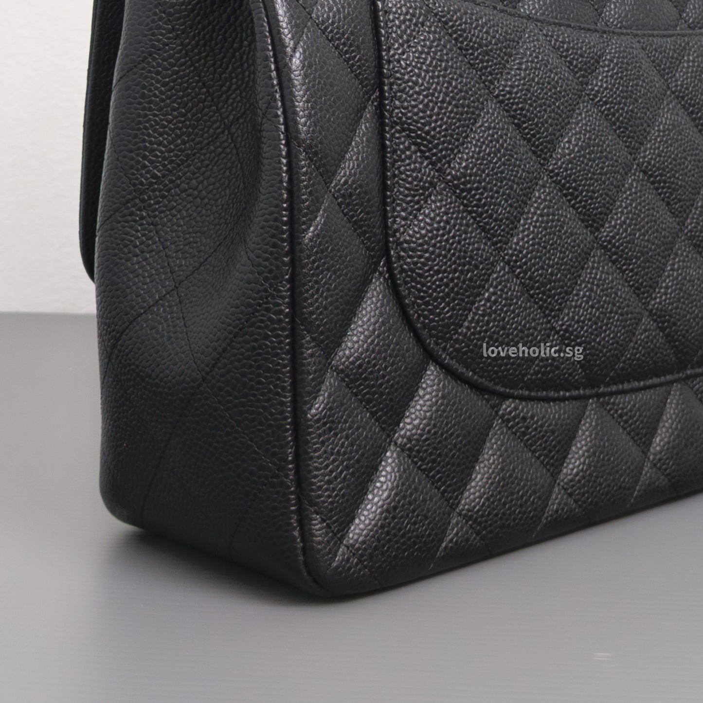 Chanel Classic Flap Jumbo | Black Caviar Gold Hardware-details