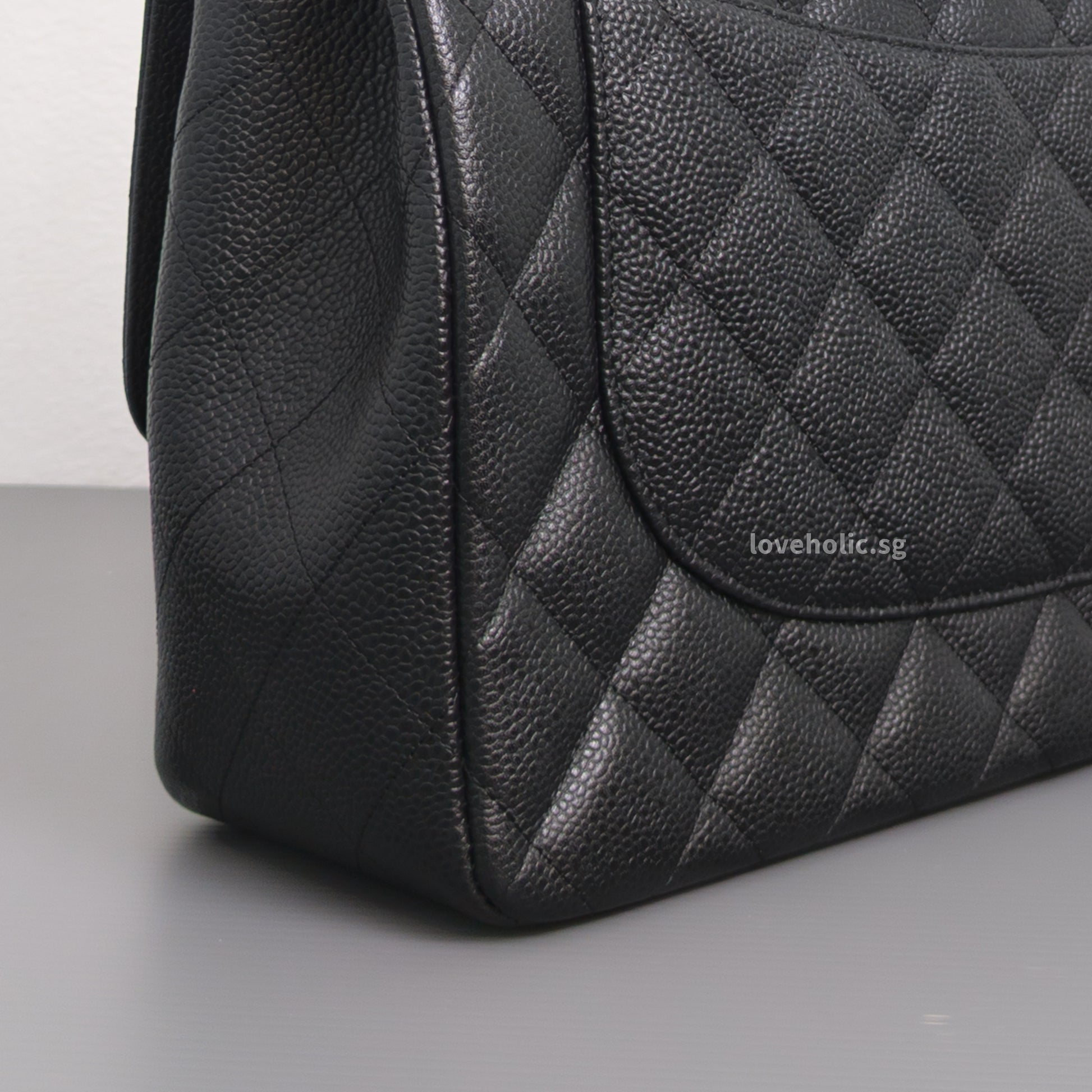 Chanel Classic Flap Jumbo | Black Caviar Gold Hardware-details