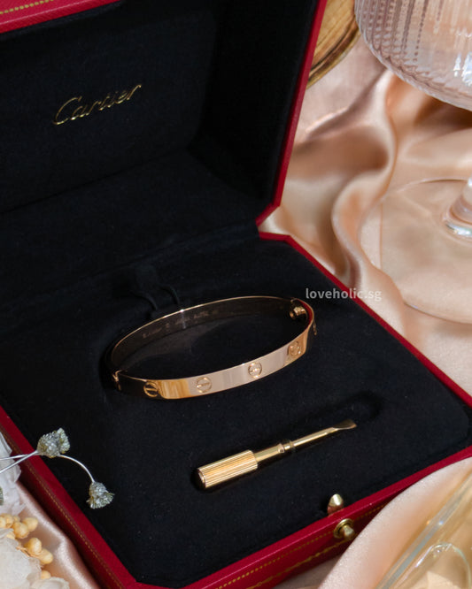 Cartier Love Bracelet Classic Size 17 | 18K Rose Gold-front