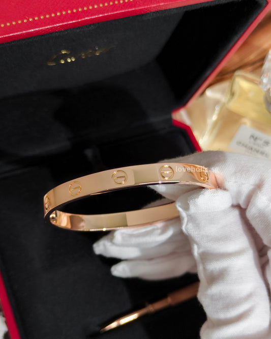Cartier Love Bracelet Classic Size 16 | 18K Rose Gold-model